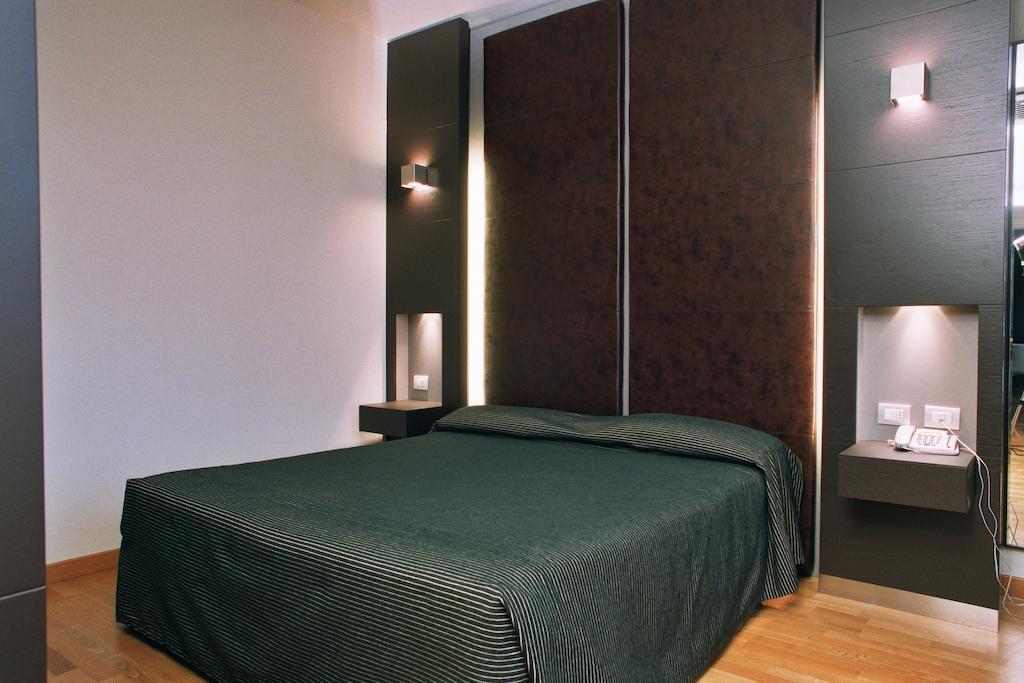 Wall Art Hotel & Residence Prato  Room photo